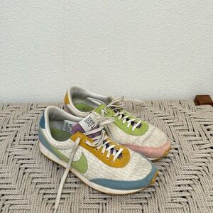 Fun Nike sneakers - size 8.5